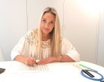 Sabine tijdens consult.jpg